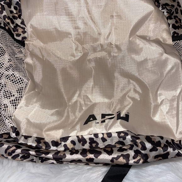APL packable animal print backpack - Picture 2 of 3